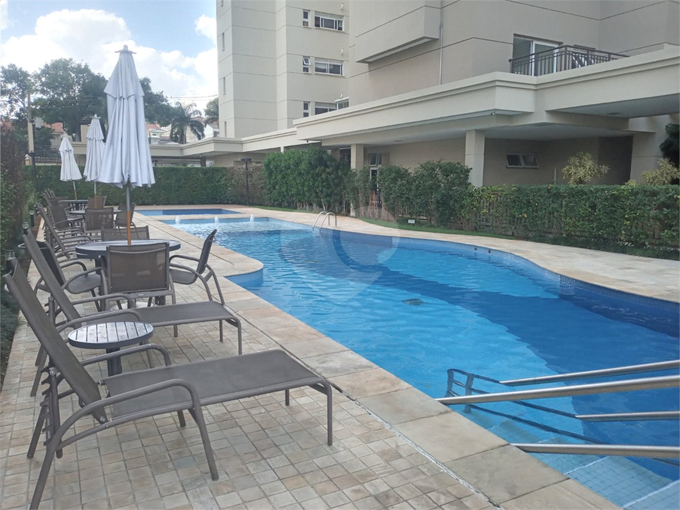 Apartamento 3 dormitórios, região do Campo Belo. Condomínio com laser completo.