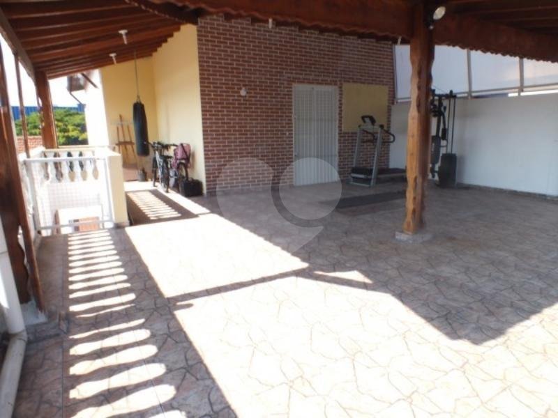 Casa à venda com 3 quartos, sendo 1 suíte, em Jardim Oriental, São Paulo, SP