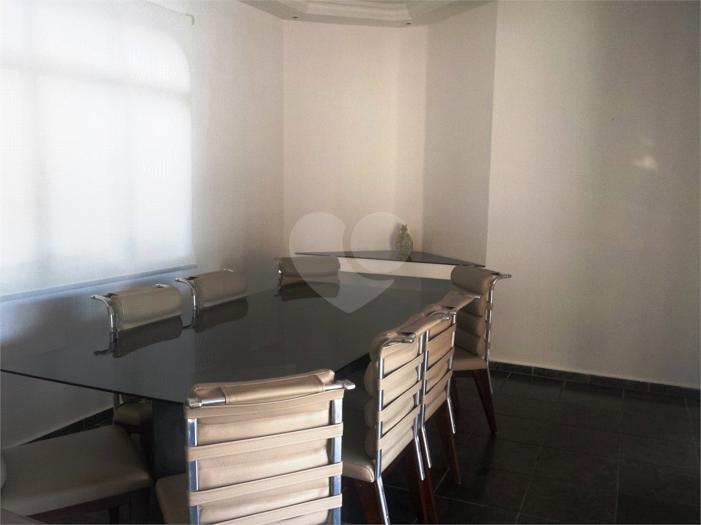 Casa à venda com 8 quartos, sendo 6 suítes,  no condomínio Acapulco, Guarujá - SP