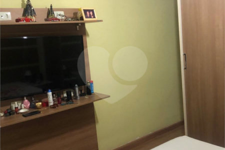Casa à venda com 3 quartos, sendo 1 suíte, no condomínio Residencial Sabará, São Paulo - SP