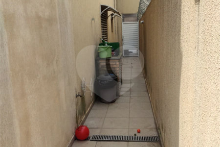 Casa à venda com 3 quartos, sendo 1 suíte,  em Vila Suissa, Mogi das Cruzes, SP