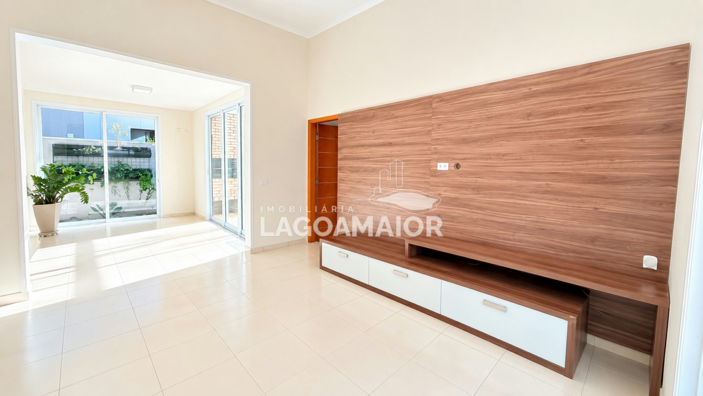 Casa à venda com 3 quartos, sendo 1 suíte, no condomínio Portal das Àguas, Três Lagoas - MS