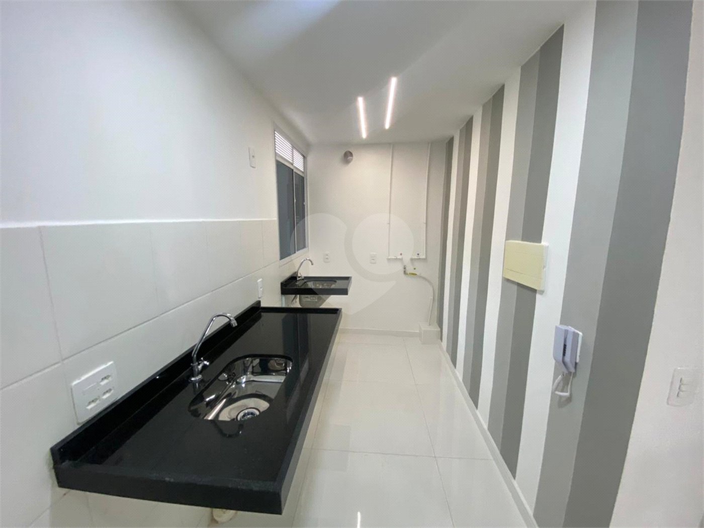 Apartamento à venda com 2 quartos em Santíssimo, Rio de Janeiro, RJ