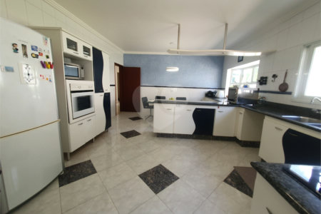 Casa à venda com 5 suítes no condomínio Vila Hípica I, Vinhedo - SP