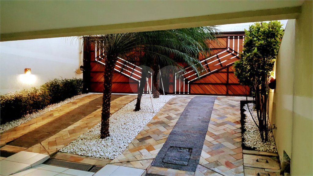 Sobrado à venda com 4 quartos, sendo 2 suítes,  em Parque Colonial, São Paulo, SP