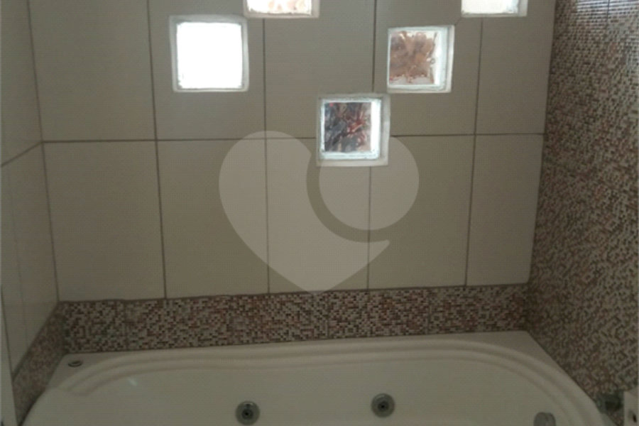 Sobrado à venda com 3 quartos, sendo 1 suíte,  em Tremembé, São Paulo, SP