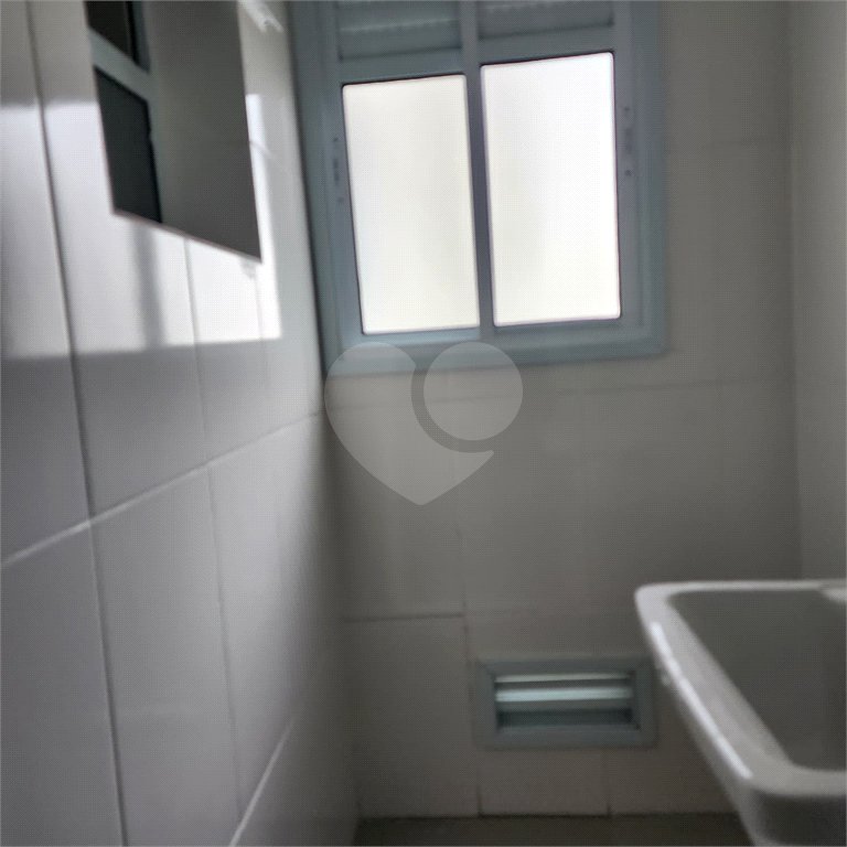 Casa à venda com 2 quartos, sendo 1 suíte, no condomínio Residencial Sanches, São Paulo - SP