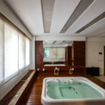 Apartamento à venda com 2 quartos, sendo 1 suíte,  em Jardim das Acácias, São Paulo, SP