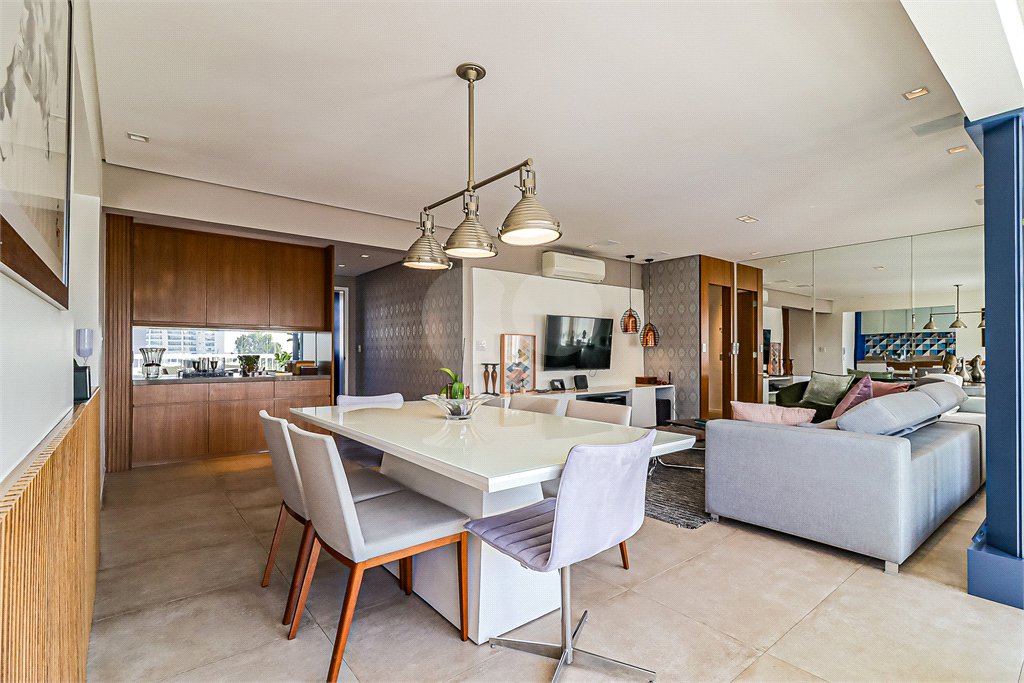 Apartamento à venda com 3 suítes em Vila Mariana, São Paulo, SP