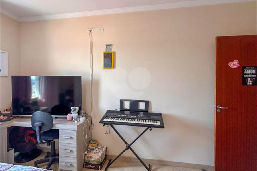 Sobrado à venda com 3 quartos, sendo 1 suíte, em Vila Mangalot, São Paulo, SP