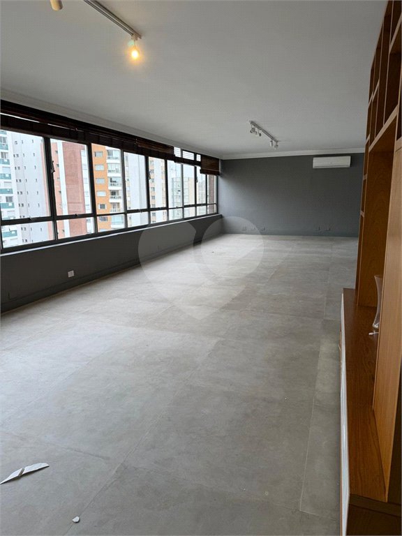 Apartamento para alugar com 3 suítes em Itaim Bibi, São Paulo, SP