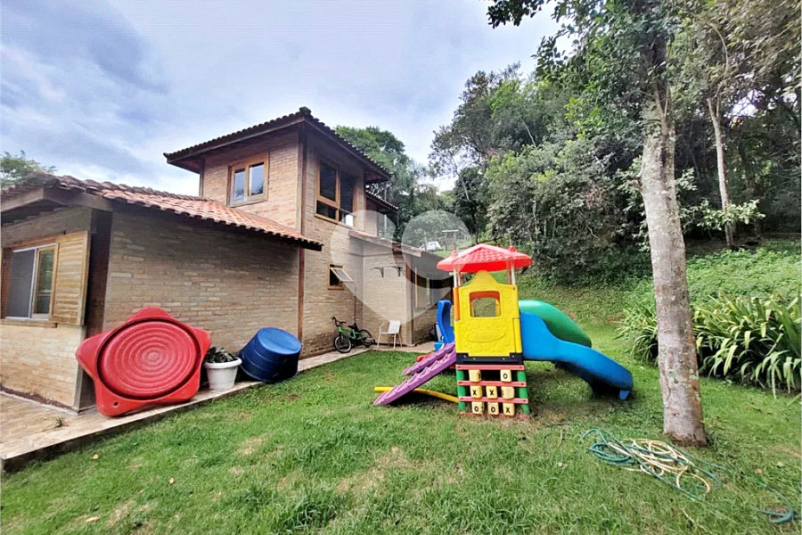Casa à venda com 3 quartos, sendo 1 suíte, em Serra da Cantareira, Mairiporã, SP