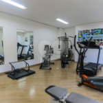 Oportunidade Apartamento mobiliado á venda na saude com 60m² com 2 dorm e 2 vaga. Aceita e estuda Permuta ( sujeito a avaliação).