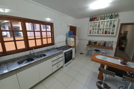 Sobrado à venda com 4 suítes em Paraíso do Morumbi, São Paulo, SP