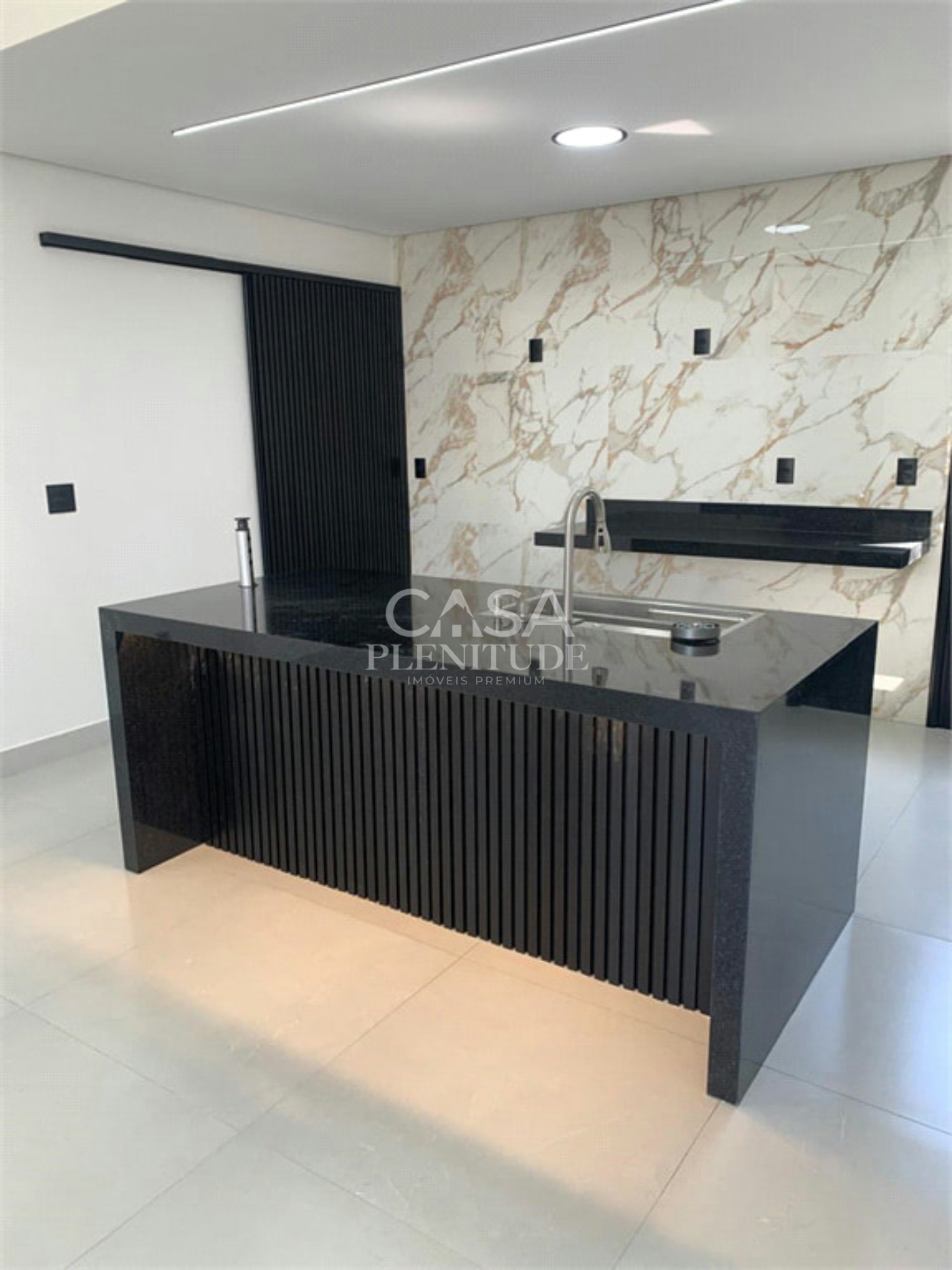 Casa em condomínio à venda com 3 quartos, sendo 1 suíte, em Cajuru do Sul, Sorocaba, SP