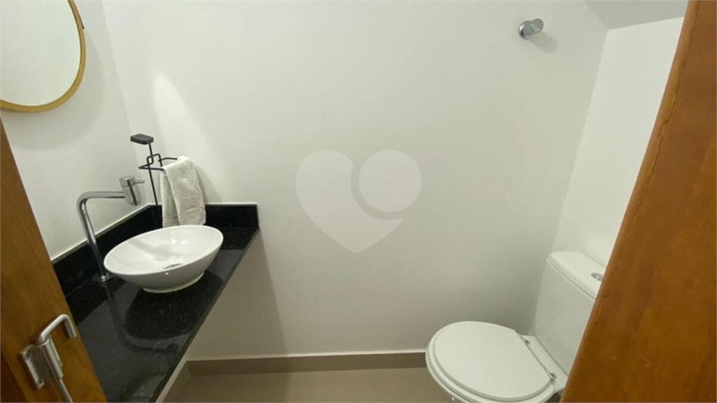 Casa à venda com 3 quartos, sendo 1 suíte, no condomínio Garden Village, São Paulo - SP