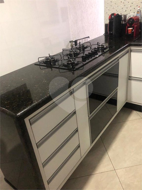 Casa à venda com 3 quartos, sendo 1 suíte, no condomínio Residencial Sabará, São Paulo - SP