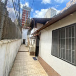 Terreno 10 X 30m,ideal para construtor, com casa principal, mais 3 casas no mesmo terreno e gerando renda, em Perdizes - São Paulo