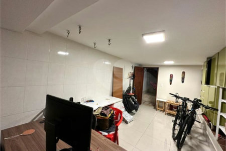 Sobrado com 5 dorm. sendo 2 suites