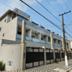 Sobrado à venda com 2 quartos em Maracanã, Praia Grande, SP