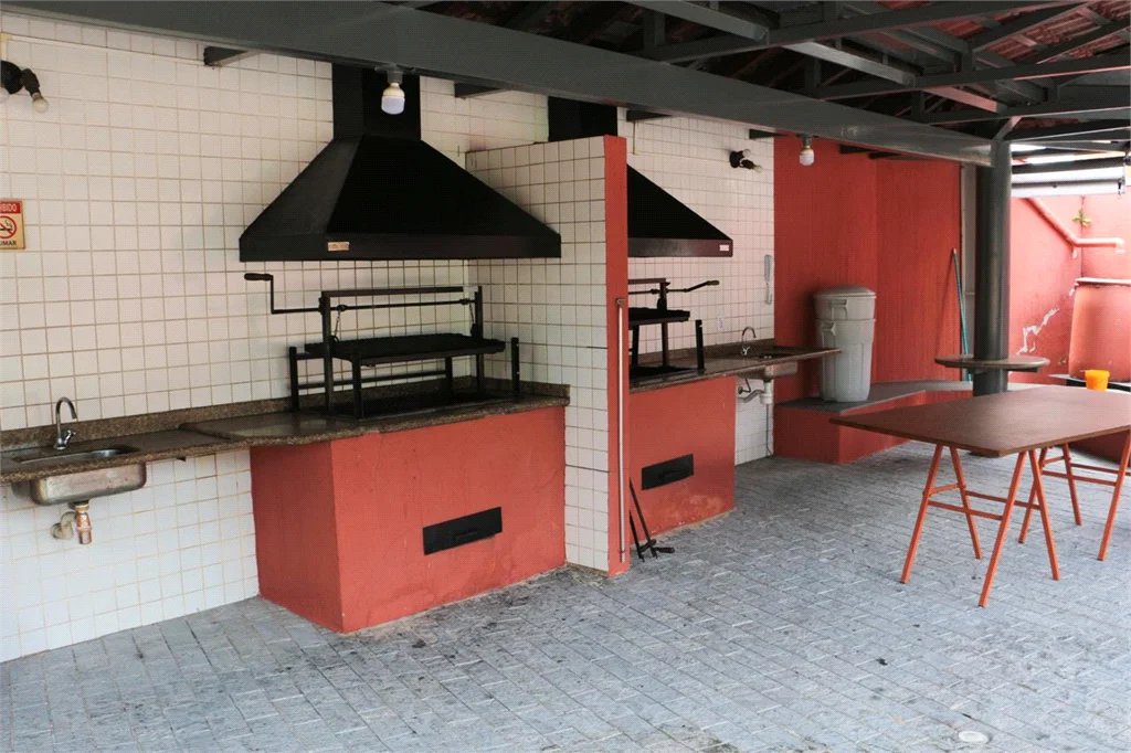 Apartamento à venda com 3 quartos, sendo 1 suíte,  em Vila Gomes, São Paulo, SP