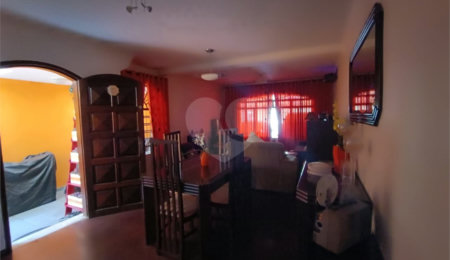 Sobrado à venda com 3 quartos, sendo 1 suíte, em Jaguaré, São Paulo, SP