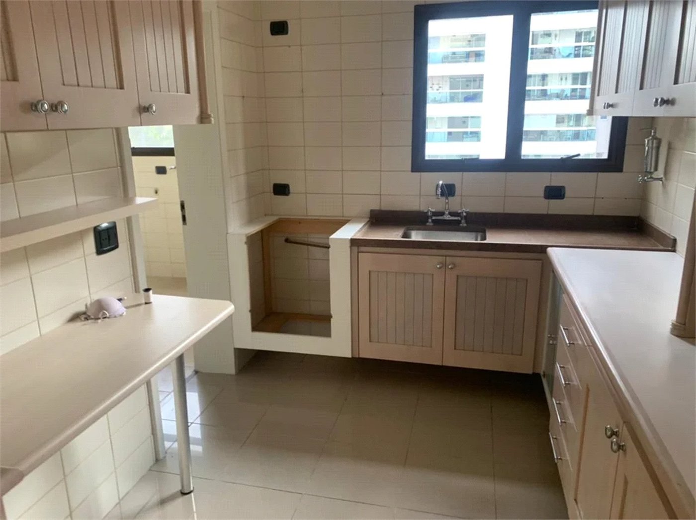 Apartamento à venda com 4 quartos, sendo 3 suítes, em PANAMBY, São Paulo, SP