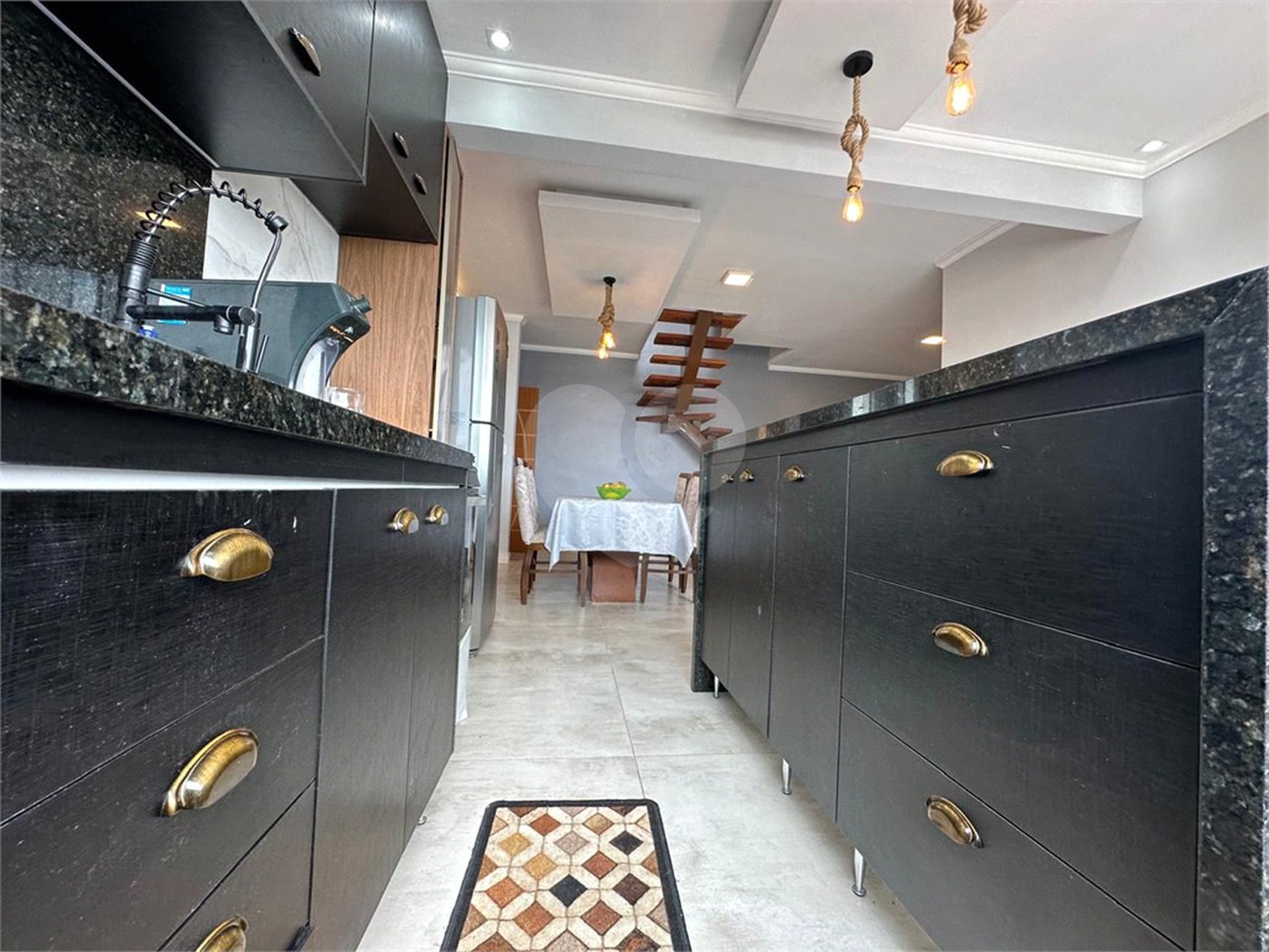 Duplex à venda com 3 quartos, sendo 2 suítes,  em Toninhas, Ubatuba, SP