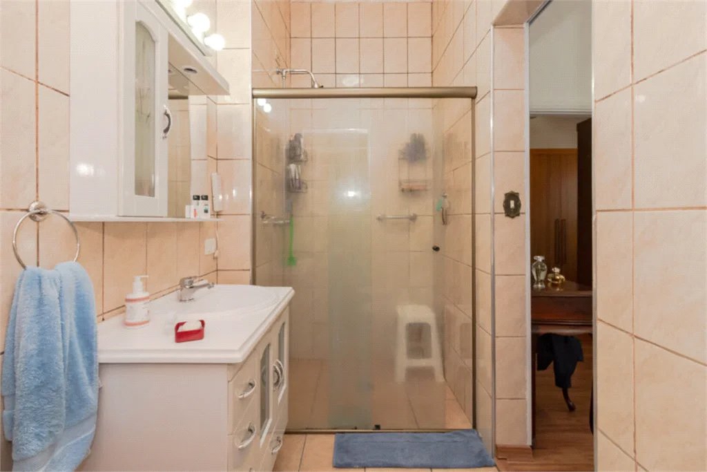 Casa à venda com 4 quartos, sendo 3 suítes,  em Vila Pirajussara, São Paulo, SP