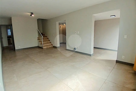 Sobrado à venda com 3 quartos, sendo 1 suíte, em Brooklin, São Paulo, SP