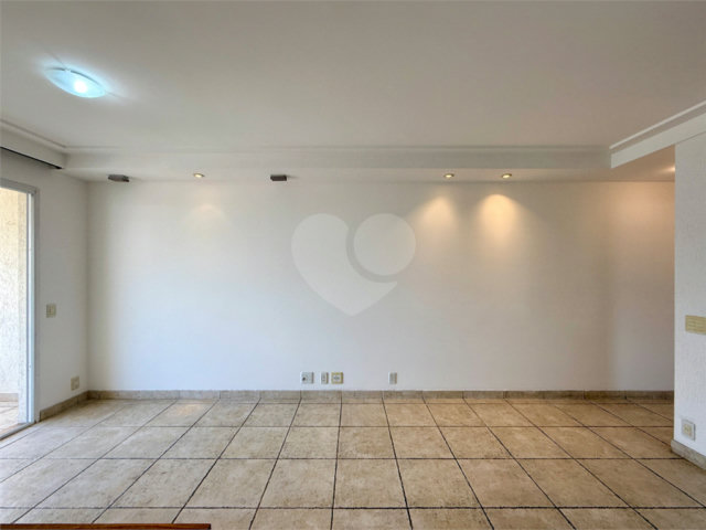 Apartamento à venda com 2 quartos, sendo 1 suíte,  em Jardim Marajoara, São Paulo, SP