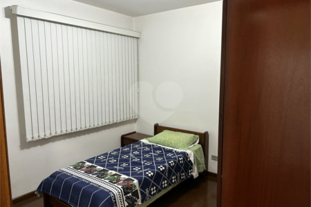 Sobrado à venda com 3 quartos, sendo 1 suíte,  em Jardim das Vertentes, São Paulo, SP