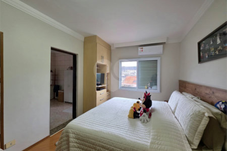 Sobrado à venda com 6 quartos, sendo 3 suítes, em Santa Teresinha, São Paulo, SP