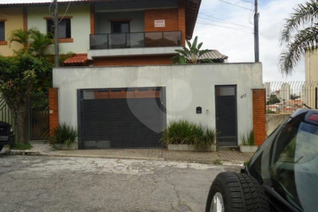 Sobrado à venda com 3 quartos, sendo 1 suíte, em Vila Paulicéia, São Paulo, SP