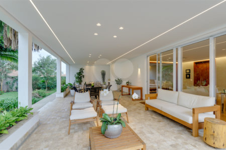 Casa Térrea à venda ou para alugar com 4 suítes em Alto da Boa Vista, São Paulo, SP