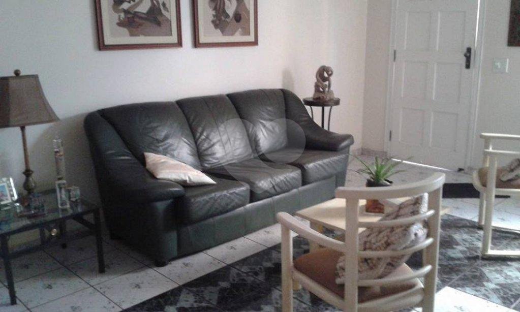 Casa Térrea à venda com 3 quartos, sendo 1 suíte, em Parque Peruche, São Paulo, SP
