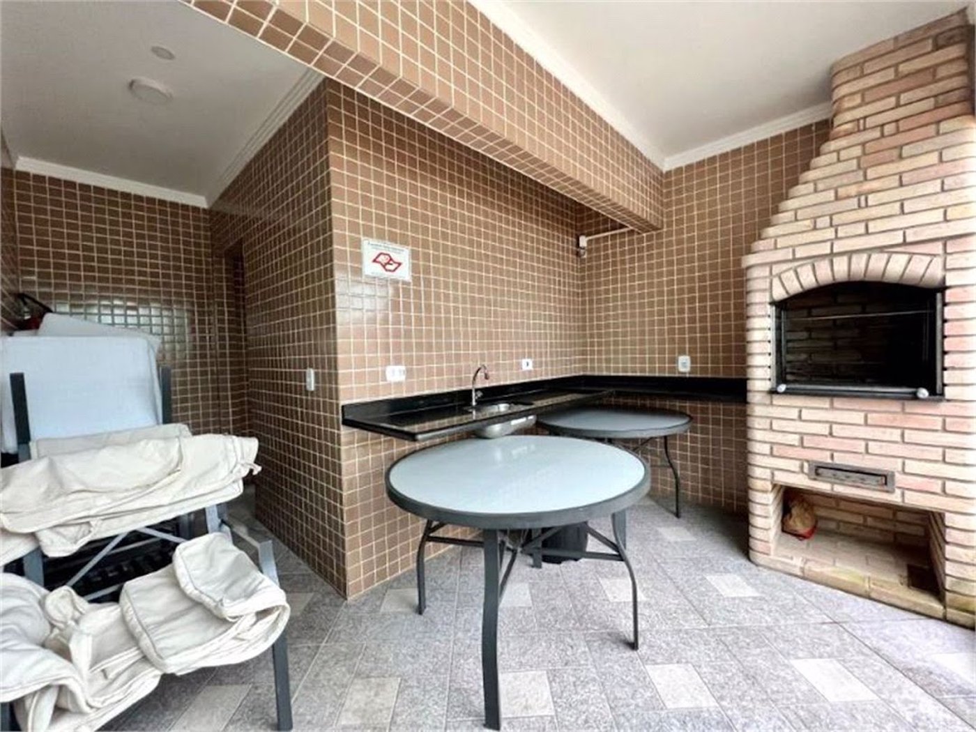 Apartamento Residencial à venda, Vila Guilhermina, Praia Grande - AP1374.