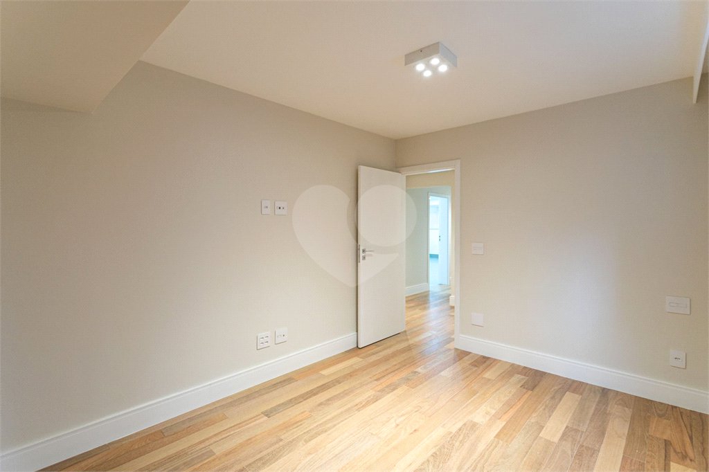 Apartamento à venda com 4 quartos, sendo 2 suítes,  em Bela Vista, São Paulo, SP