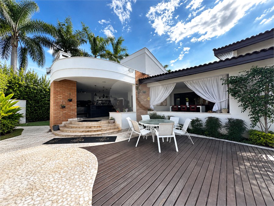 Casa à venda com 3 suítes no condomínio Village D'avignon, Sorocaba - SP