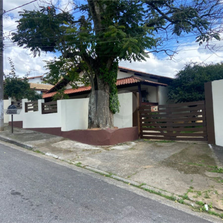 Casa à venda com 4 quartos, sendo 3 suítes,  em Vila Áurea, Poá, SP