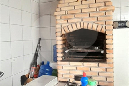 Sobrado à venda com 3 quartos, sendo 1 suíte,  em Vila Lavínia, Mogi das Cruzes, SP