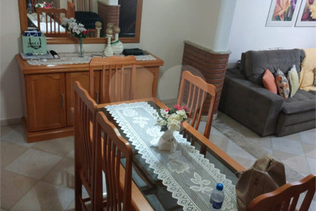 Casa à venda com 2 quartos, sendo 1 suíte, em Vila Maria de Maggi, Suzano, SP