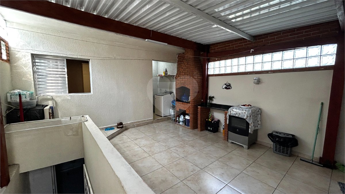 Sobrado à venda com 3 quartos, sendo 2 suítes, em Cidade São Francisco, São Paulo, SP