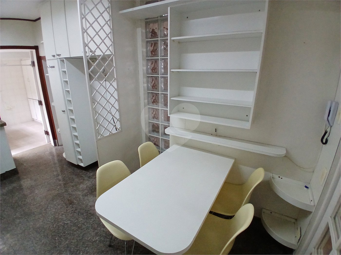 Casa à venda ou para alugar com 3 quartos, sendo 2 suítes, no condomínio Chácara das Rosas, São Paulo - SP