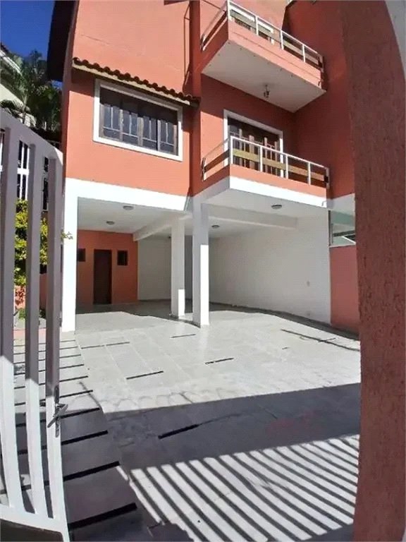 Sobrado à venda com 3 suítes em Vila São Silvestre, São Paulo, SP
