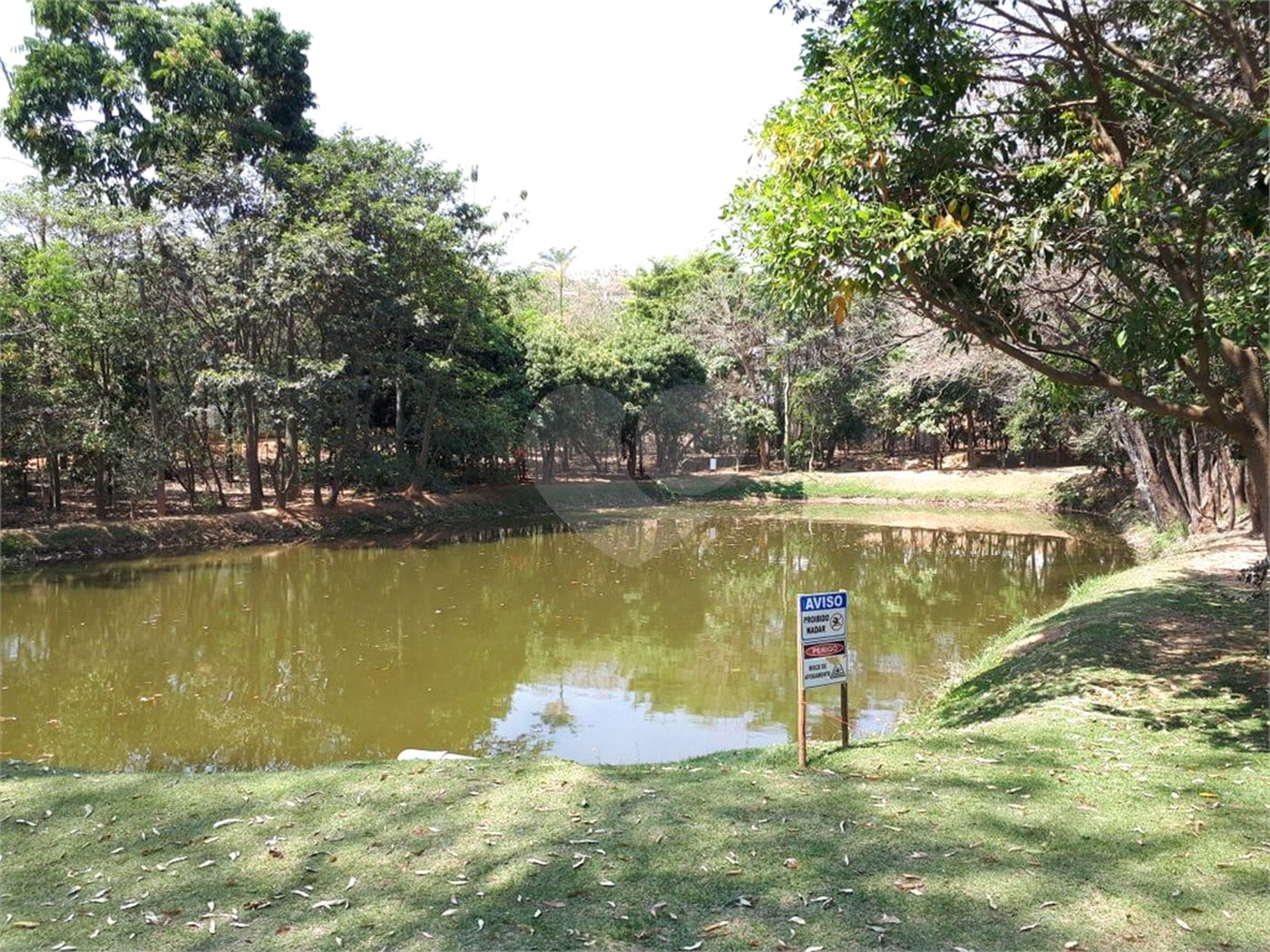 Casa à venda com 3 suítes no condomínio Portal do Jequitibá, Valinhos - SP