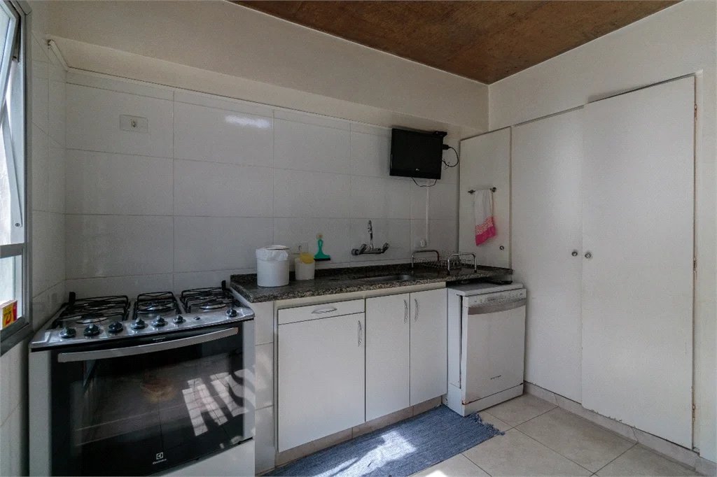 Casa à venda com 4 quartos, sendo 3 suítes, em Jardim Panorama, São Paulo, SP