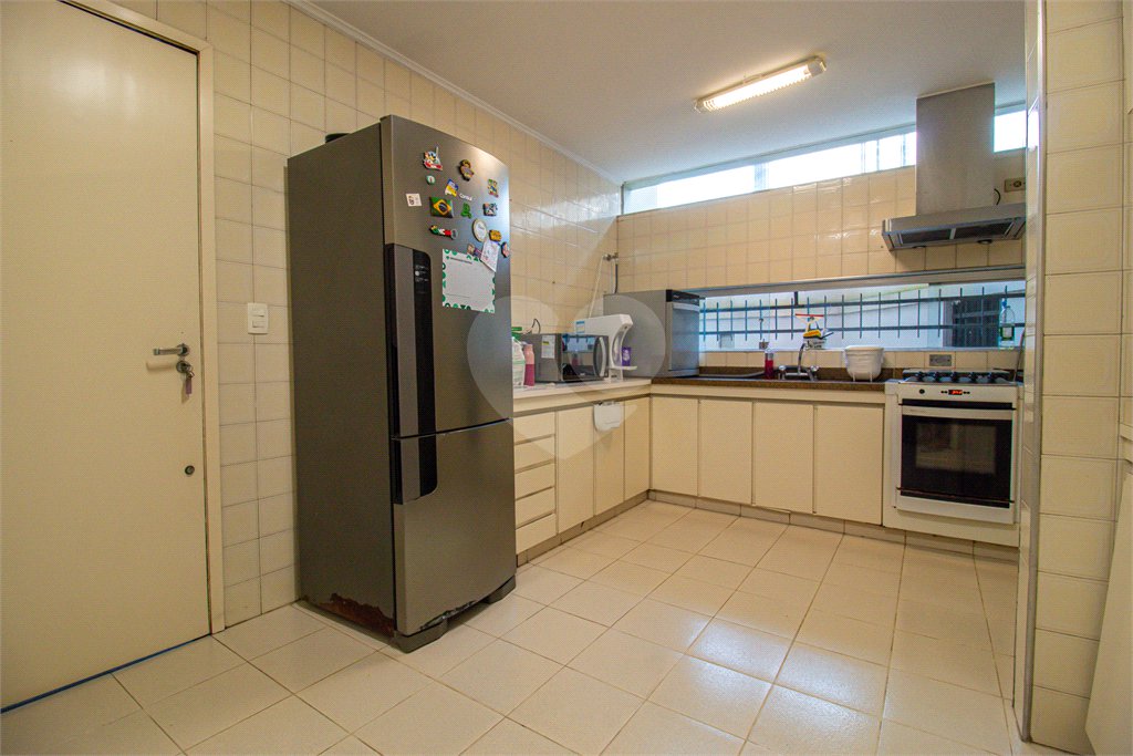 Casa à venda com 3 quartos, sendo 1 suíte, em Alto da Boa Vista, São Paulo, SP