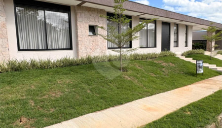 Casa à venda com 3 suítes no condomínio Condomíno Helena Maria, Sorocaba - SP