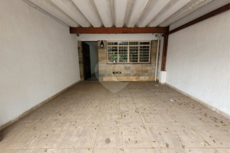 Sobrado à venda com 2 quartos em Jardim Mangalot, São Paulo, SP